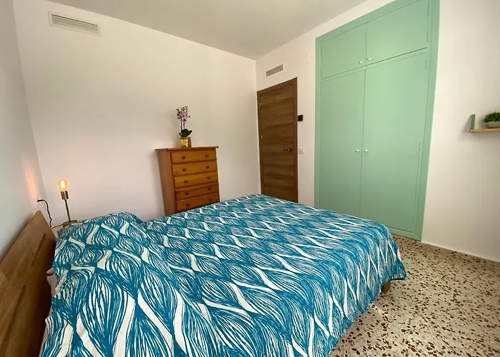 Villa Con Piscina, Soleada, Tranquila Y Centrica
